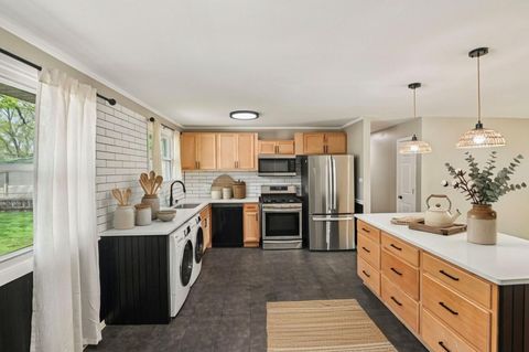 Tiny photo for 5230 PARK Lane, Crestwood, IL 60418 (MLS # 12624398)