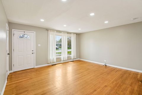 Tiny photo for 5230 PARK Lane, Crestwood, IL 60418 (MLS # 12624398)