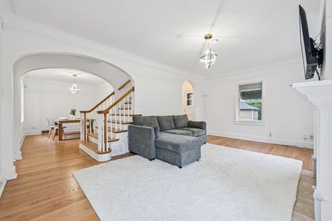 Tiny photo for 135 Northgate Road, Riverside, IL 60546 (MLS # 12493265)