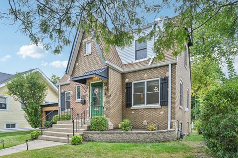 Tiny photo for 135 Northgate Road, Riverside, IL 60546 (MLS # 12493265)