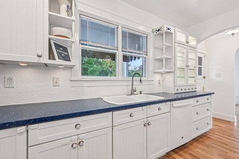 Tiny photo for 135 Northgate Road, Riverside, IL 60546 (MLS # 12493265)