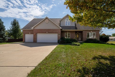 Photo of 2214 Bella Fiore Lane, Pontiac, IL 61764 (MLS # 12783840)