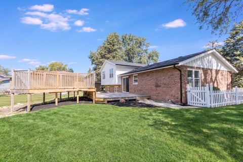 Tiny photo for 640 N Locust Street, Frankfort, IL 60423 (MLS # 12757046)