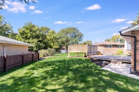 Tiny photo for 640 N Locust Street, Frankfort, IL 60423 (MLS # 12757046)