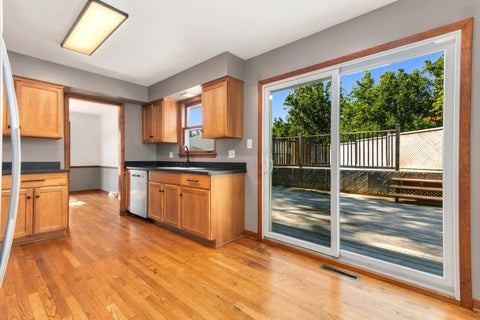 Tiny photo for 640 N Locust Street, Frankfort, IL 60423 (MLS # 12757046)