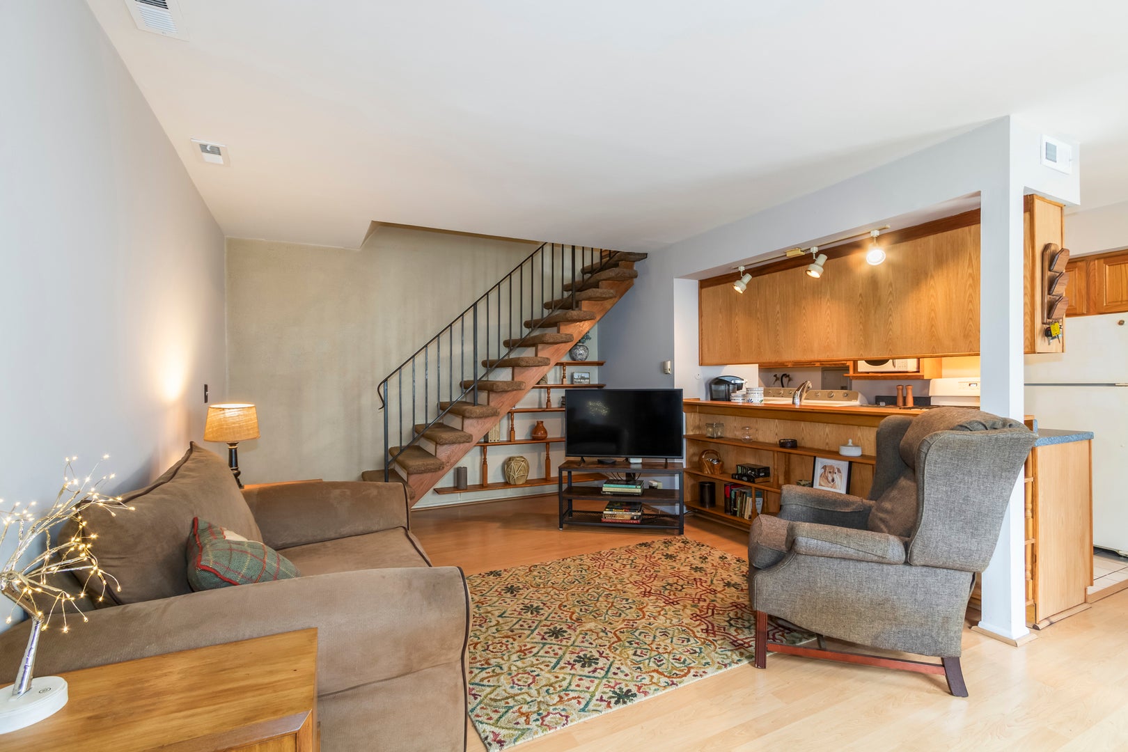 1585 Cove Drive