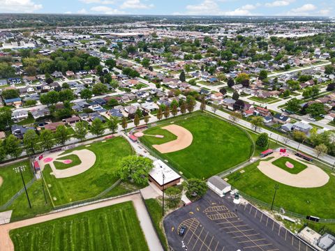 Tiny photo for 7117 W 93rd Street #405, Oak Lawn, IL 60453 (MLS # 12636324)