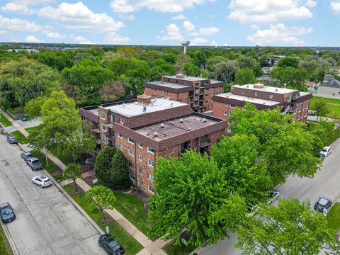Tiny photo for 7117 W 93rd Street #405, Oak Lawn, IL 60453 (MLS # 12636324)