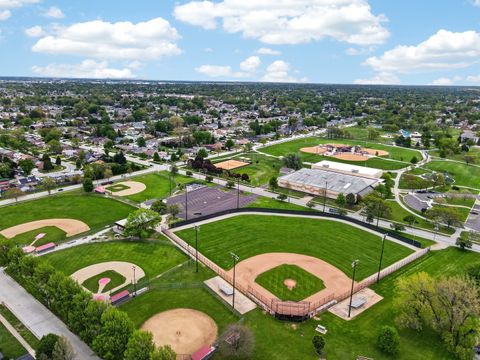 Tiny photo for 7117 W 93rd Street #405, Oak Lawn, IL 60453 (MLS # 12636324)