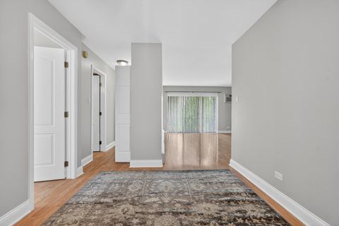 Tiny photo for 7117 W 93rd Street #405, Oak Lawn, IL 60453 (MLS # 12636324)