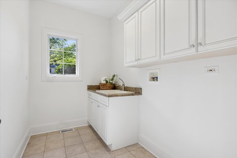 Tiny photo for 417 W 9th Street, Hinsdale, IL 60521 (MLS # 12738854)