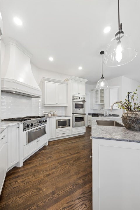 Tiny photo for 417 W 9th Street, Hinsdale, IL 60521 (MLS # 12738854)