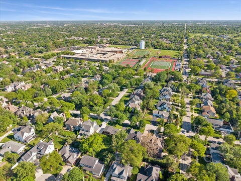 Tiny photo for 417 W 9th Street, Hinsdale, IL 60521 (MLS # 12738854)