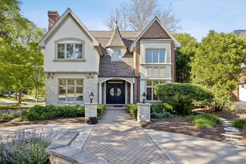 Photo of 417 W 9th Street, Hinsdale, IL 60521 (MLS # 12738854)