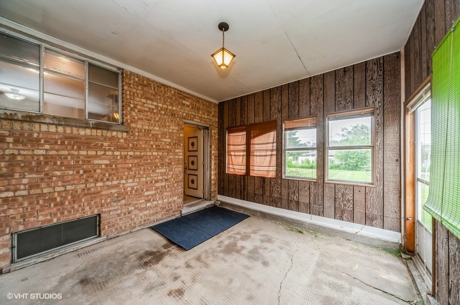 Niles, Illinois 60714, United States, 3 Bedrooms Bedrooms, ,2 BathroomsBathrooms,Residential,Active,218255