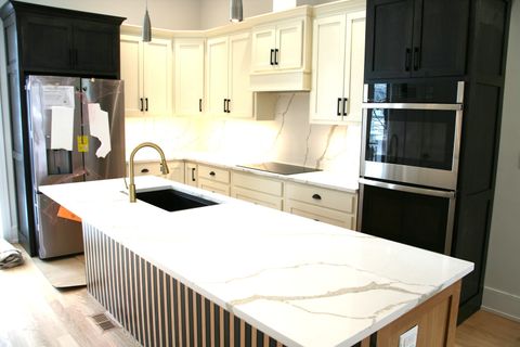 Tiny photo for 4449 N Sayre Avenue N, Harwood Heights, IL 60706 (MLS # 12548595)