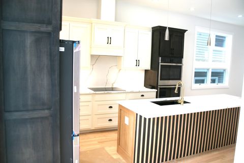 Tiny photo for 4449 N Sayre Avenue N, Harwood Heights, IL 60706 (MLS # 12548595)