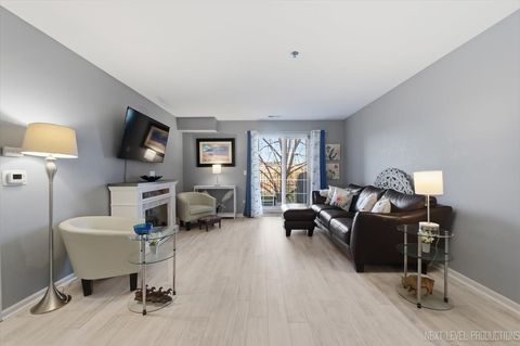 Tiny photo for 163 Hunt Club Drive #0, St. Charles, IL 60174 (MLS # 12614501)