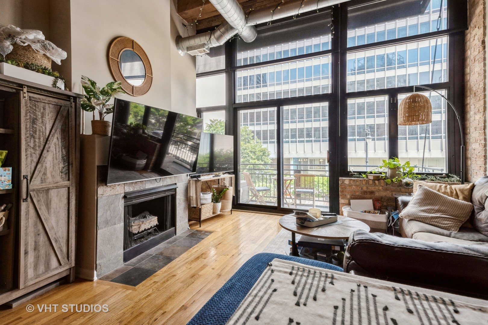 525 W Superior Street 224