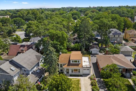 Tiny photo for 141 N Peck Avenue, La Grange, IL 60525 (MLS # 12489215)