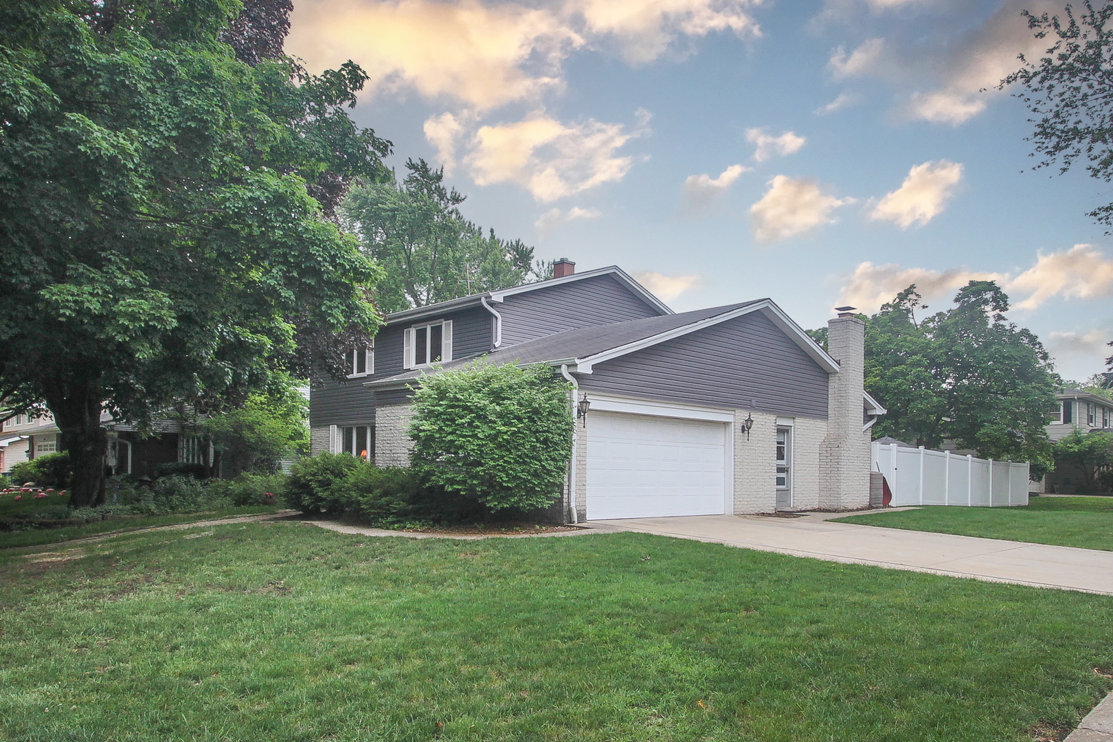 1119 Regency Lane