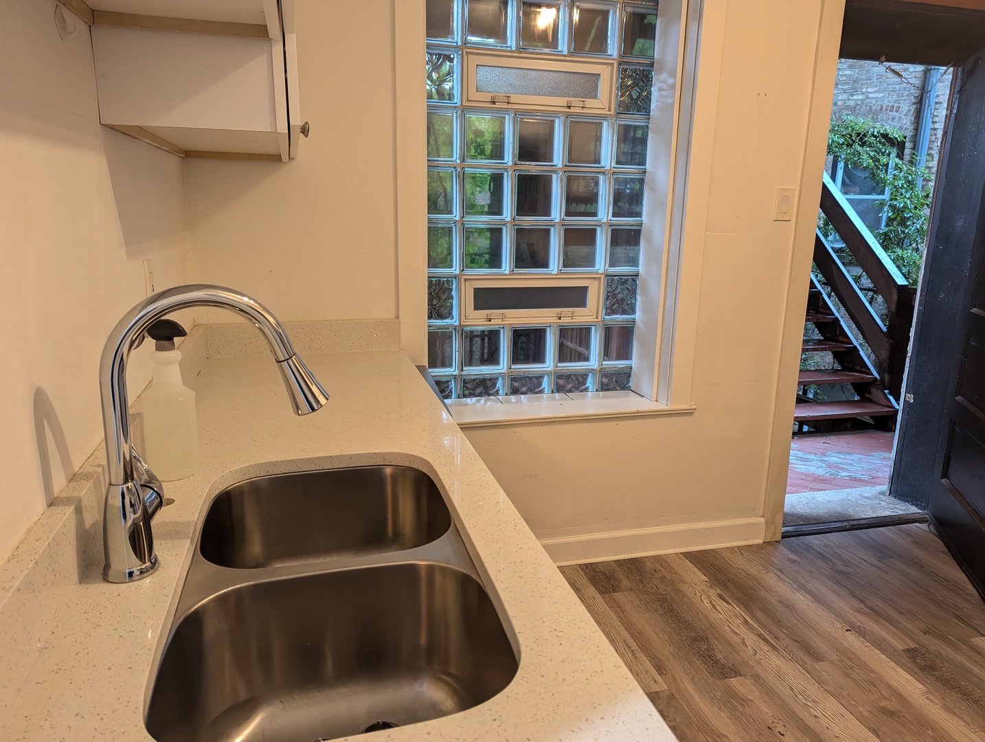 1436 W Victoria Street 2