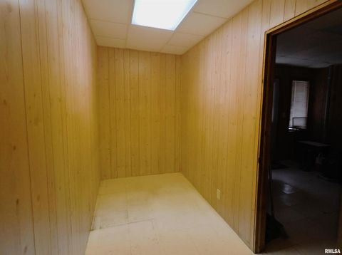 Tiny photo for 905 W BLAIR, Salem, IL 62881 (MLS # EB460744)