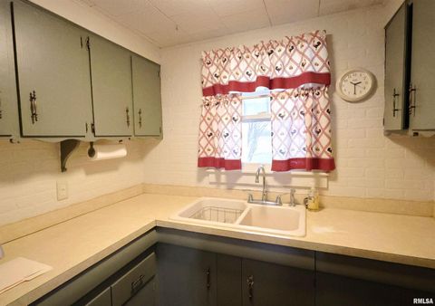 Tiny photo for 905 W BLAIR, Salem, IL 62881 (MLS # EB460744)