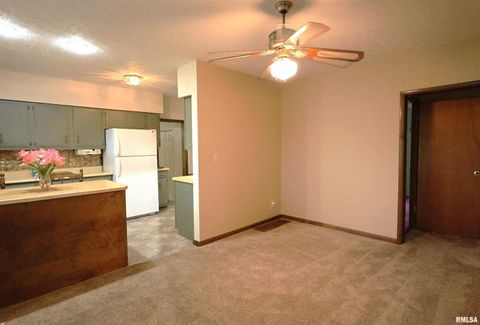 Tiny photo for 905 W BLAIR, Salem, IL 62881 (MLS # EB460744)