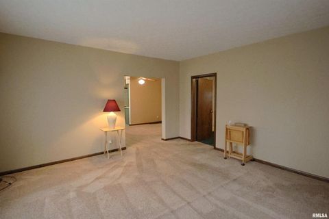 Tiny photo for 905 W BLAIR, Salem, IL 62881 (MLS # EB460744)