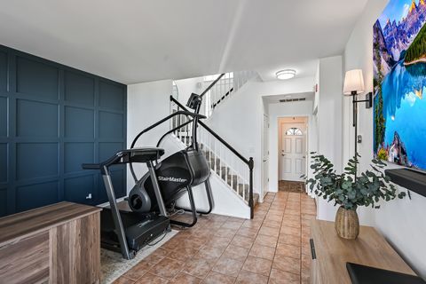 Tiny photo for 262 Waverly Court, Willowbrook, IL 60527 (MLS # 12590007)