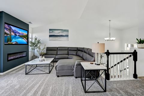 Tiny photo for 262 Waverly Court, Willowbrook, IL 60527 (MLS # 12590007)