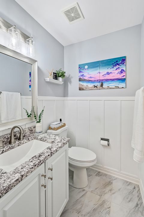 Tiny photo for 262 Waverly Court, Willowbrook, IL 60527 (MLS # 12590007)