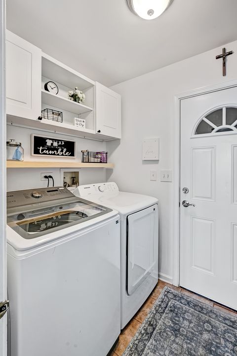 Tiny photo for 262 Waverly Court, Willowbrook, IL 60527 (MLS # 12590007)