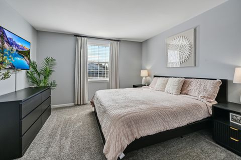 Tiny photo for 262 Waverly Court, Willowbrook, IL 60527 (MLS # 12590007)