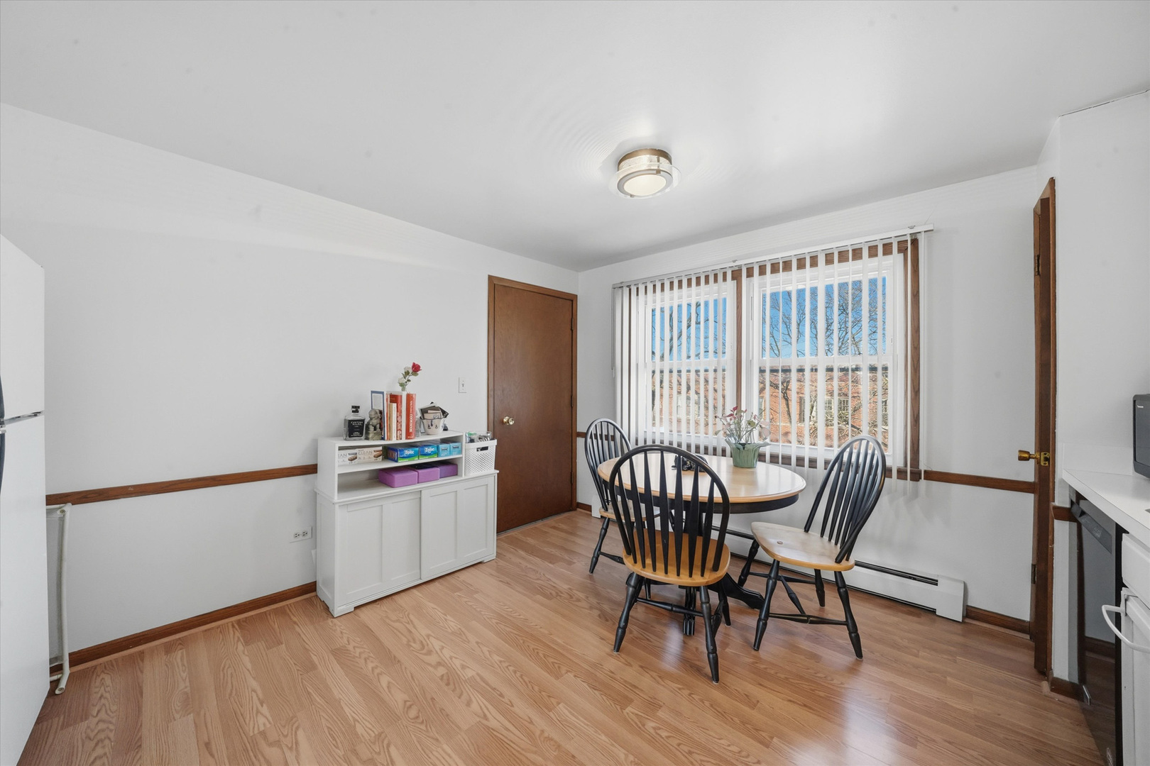 4859 W Byron Street 301W