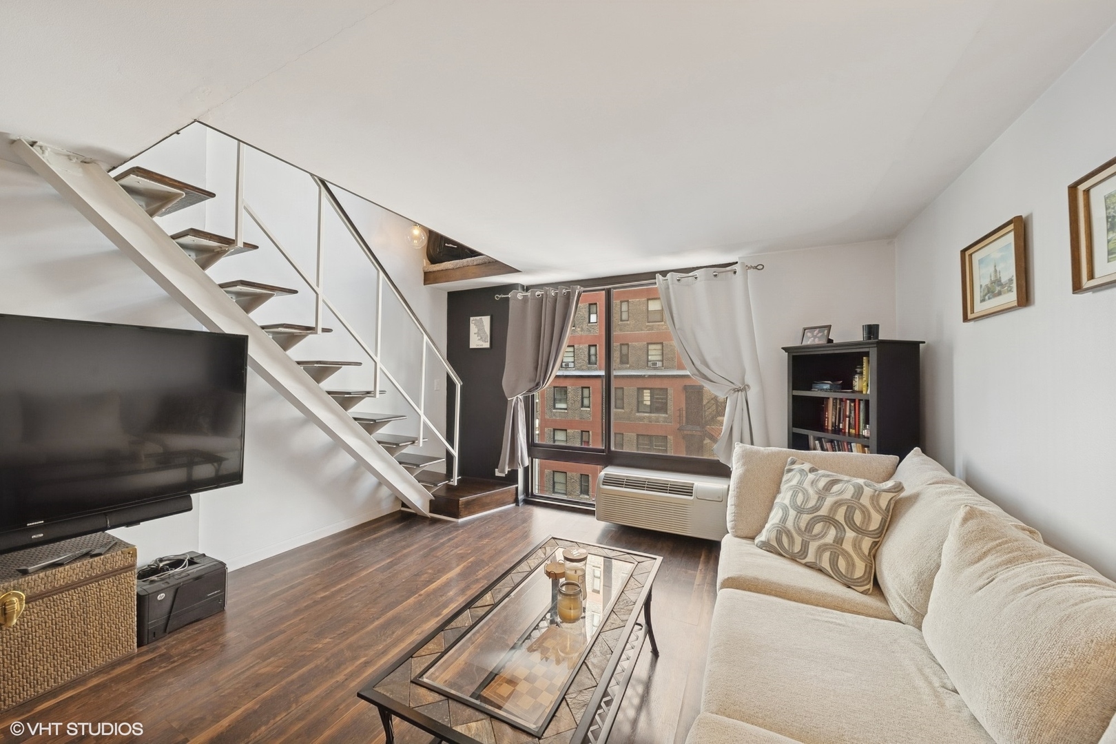 1221 N Dearborn Street 608S