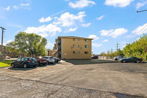 Tiny photo for 9654 NOTTINGHAM Avenue #1C, Chicago Ridge, IL 60415 (MLS # 12635095)