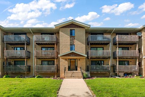 Photo of 9654 NOTTINGHAM Avenue #1C, Chicago Ridge, IL 60415 (MLS # 12635095)