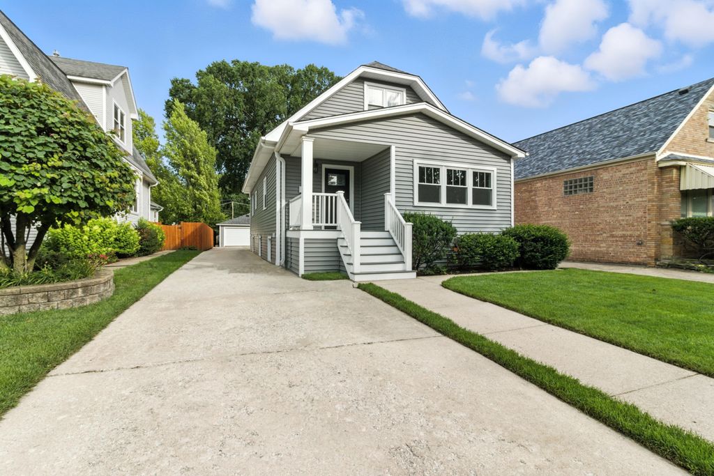 Photo for 6233 N Sayre Avenue, Chicago, IL 60631 (MLS # 12456038)