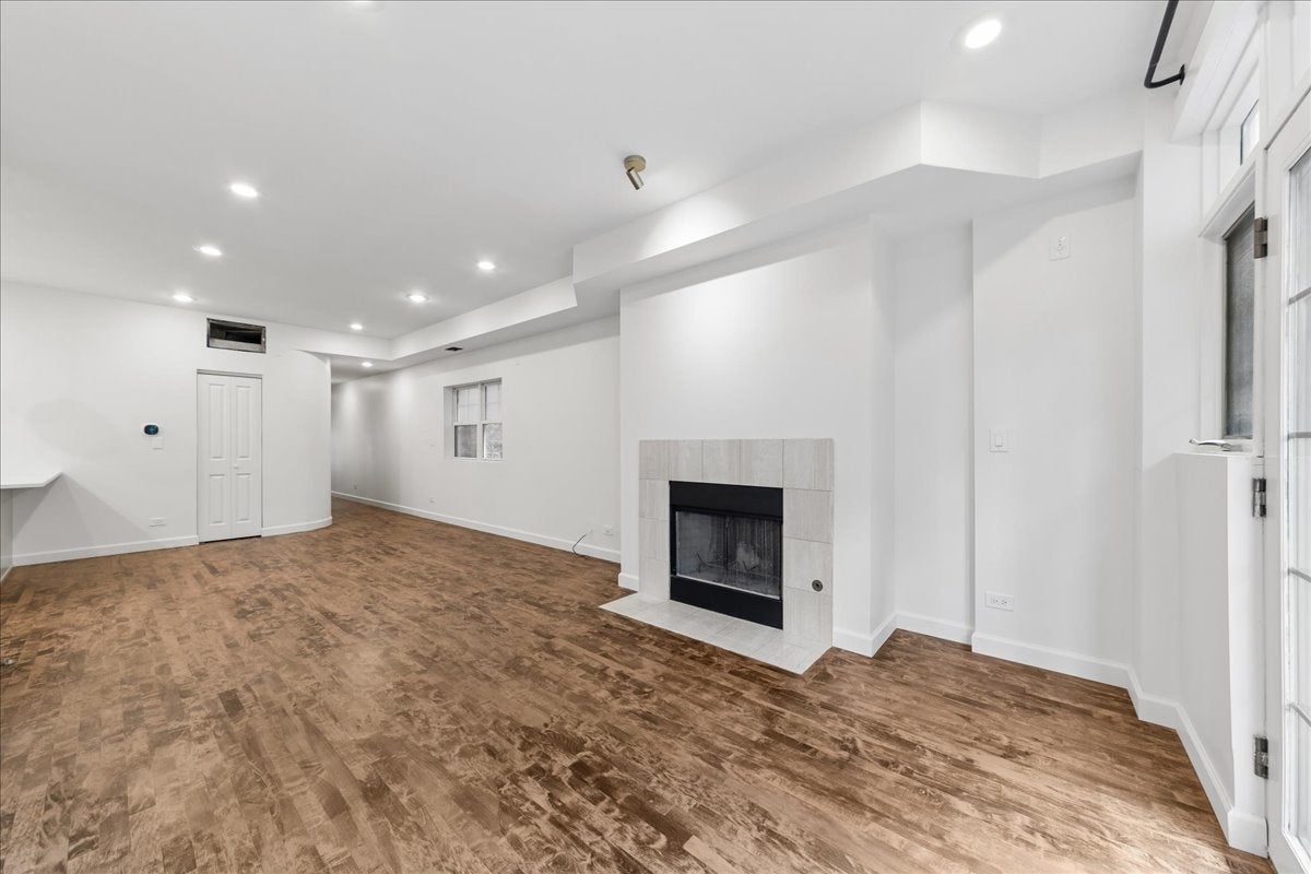 1046 W Fulton Market 3