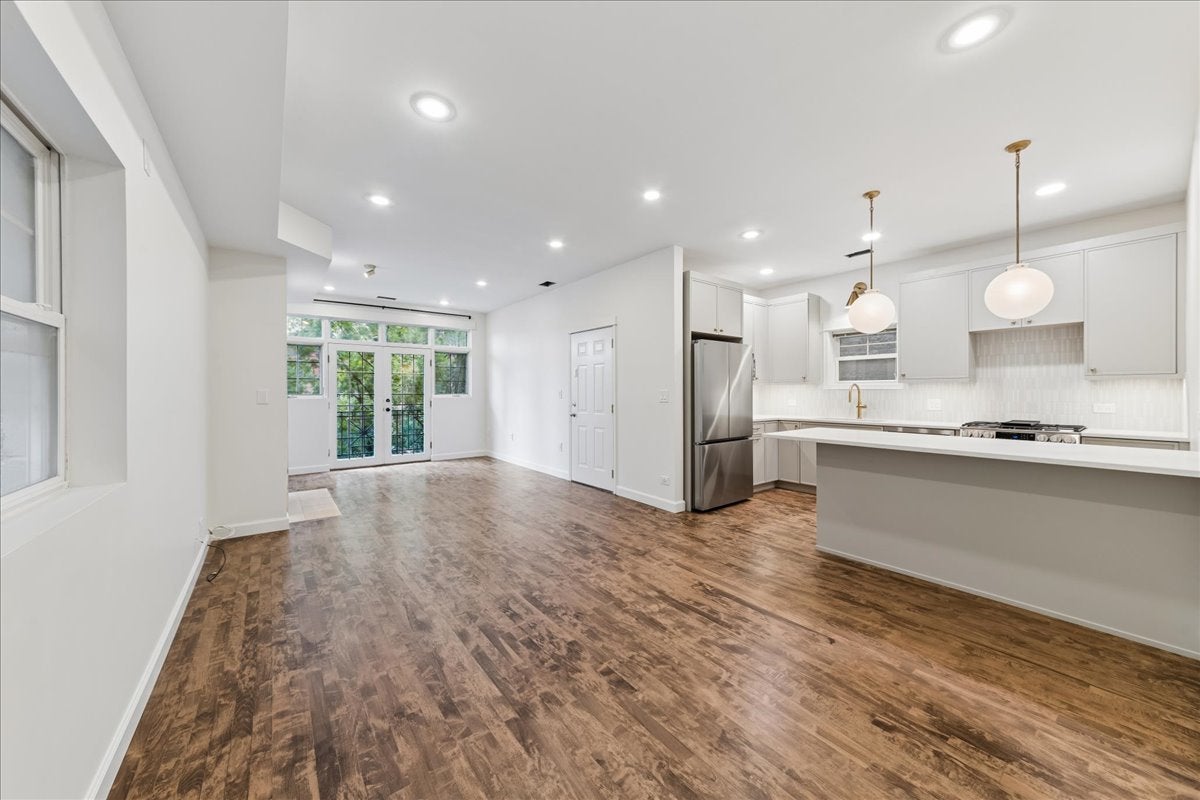 1046 W Fulton Market 3