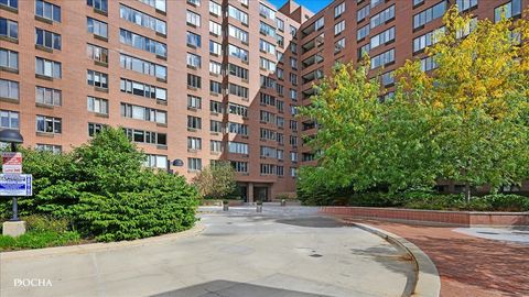 Photo of 801 S S. PLYMOUTH Court E #809, Chicago, IL 60605 (MLS # 12612648)