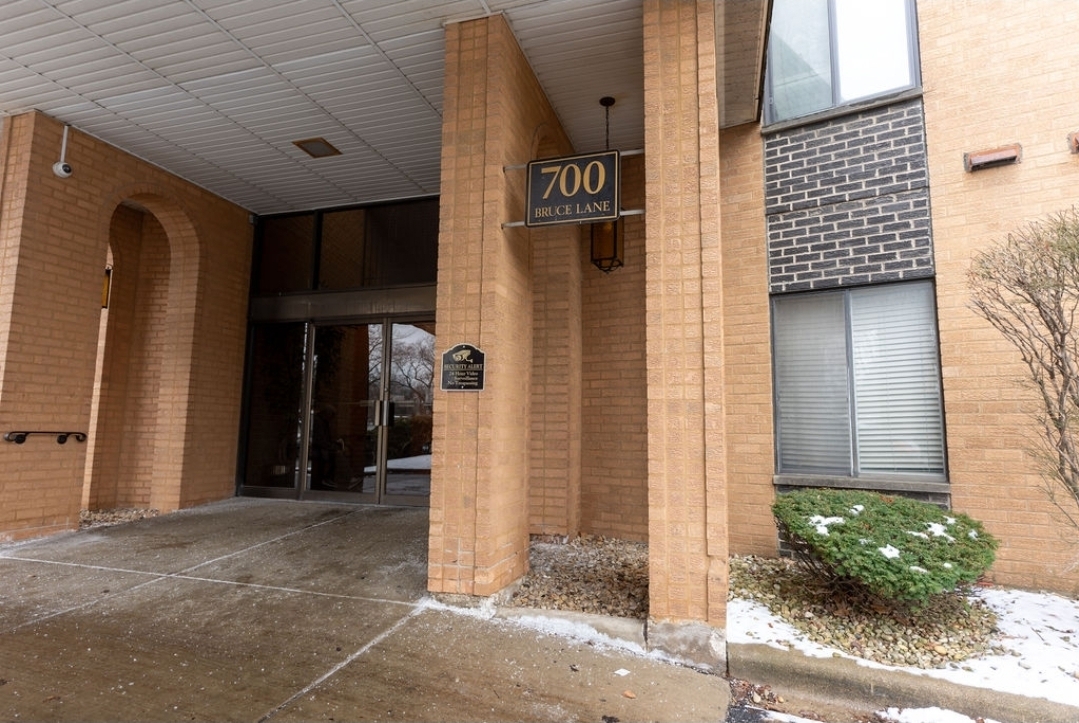 700 N BRUCE Lane 616