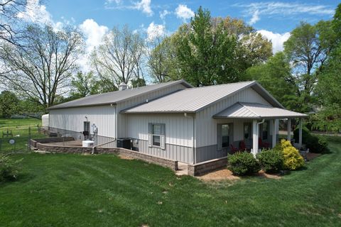 Tiny photo for 2123 North Avenue, Metropolis, IL 62960 (MLS # 12621317)