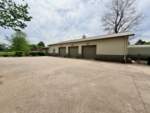 Tiny photo for 2123 North Avenue, Metropolis, IL 62960 (MLS # 12621317)