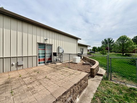 Tiny photo for 2123 North Avenue, Metropolis, IL 62960 (MLS # 12621317)