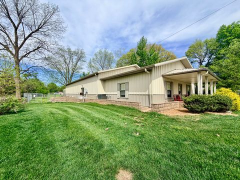 Tiny photo for 2123 North Avenue, Metropolis, IL 62960 (MLS # 12621317)