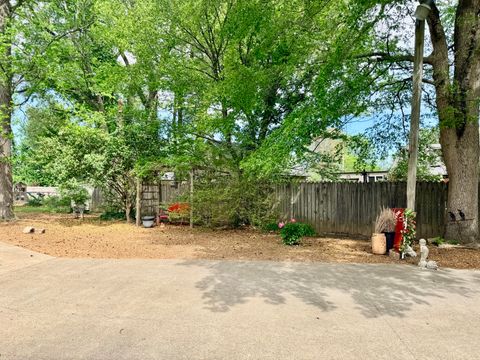 Tiny photo for 2123 North Avenue, Metropolis, IL 62960 (MLS # 12621317)