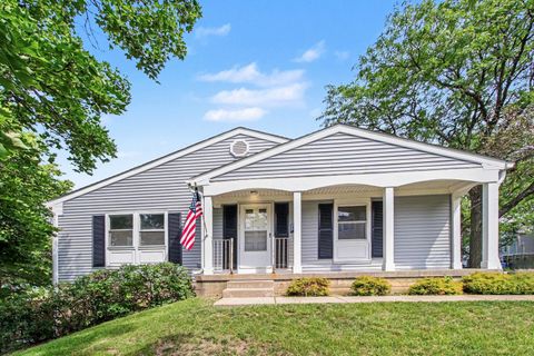 Photo of 1938 Oxford Court, Schaumburg, IL 60194 (MLS # 12701816)